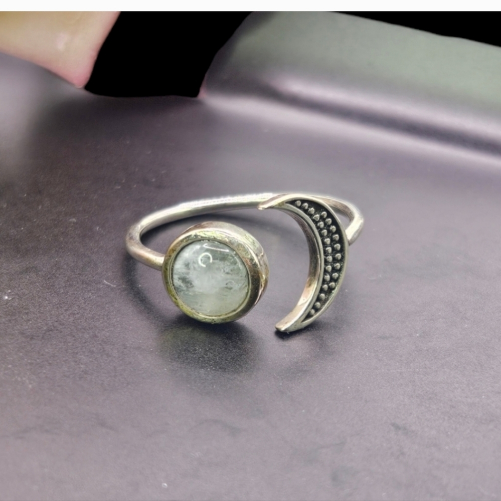 Moonstone Luna Ring - Picture 4 of 7